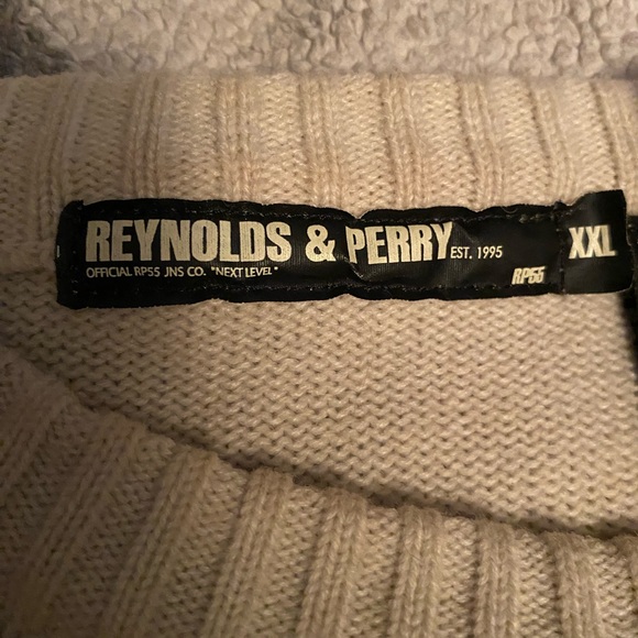 Vintage 90s Reynolds & Perry Next Lavel Knitwear
Sweater - Picture 4 of 4